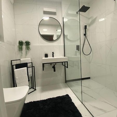 Vip Polo Apartment Гливице Екстериор снимка